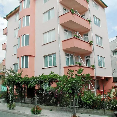 Guest House Chifchibashievi בית הארחה 2*